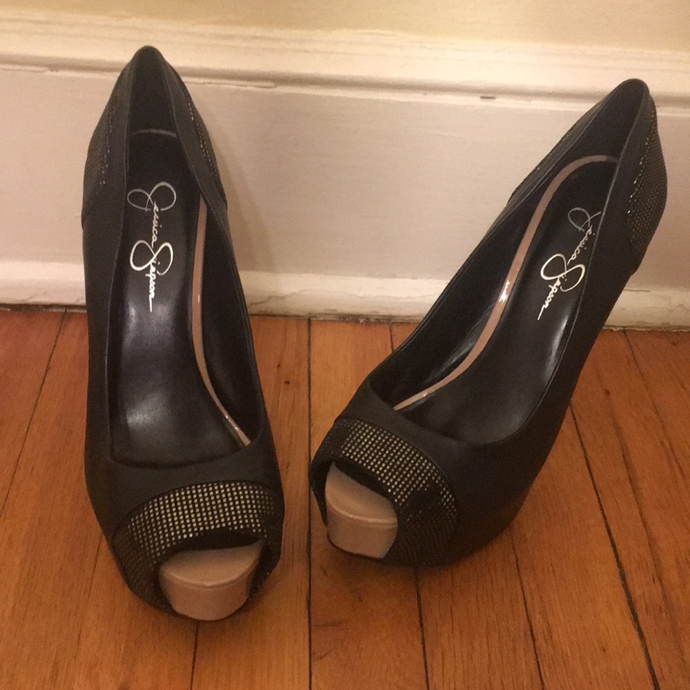 Pep toe pumps!